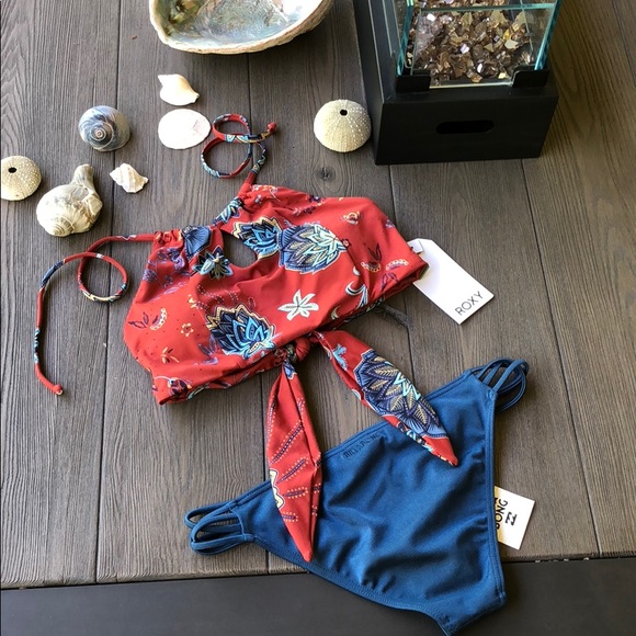 Roxy Bikini - Picture 4 of 5
